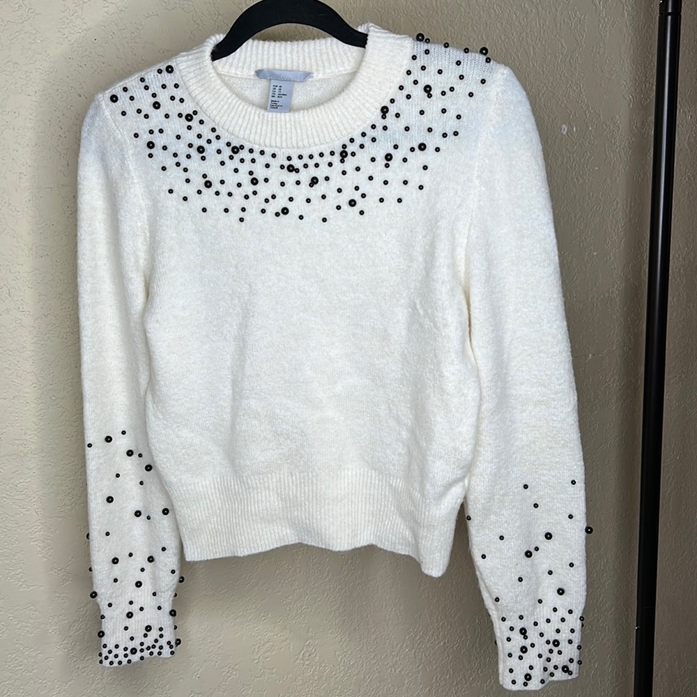 H&M sweater with black accents size XS